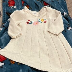 B1 18-24 Hanna Andersson Knit Dress w/  Floral Embroidery Details